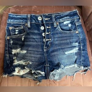 American Eagle 4 button shorts 
Next level stretch